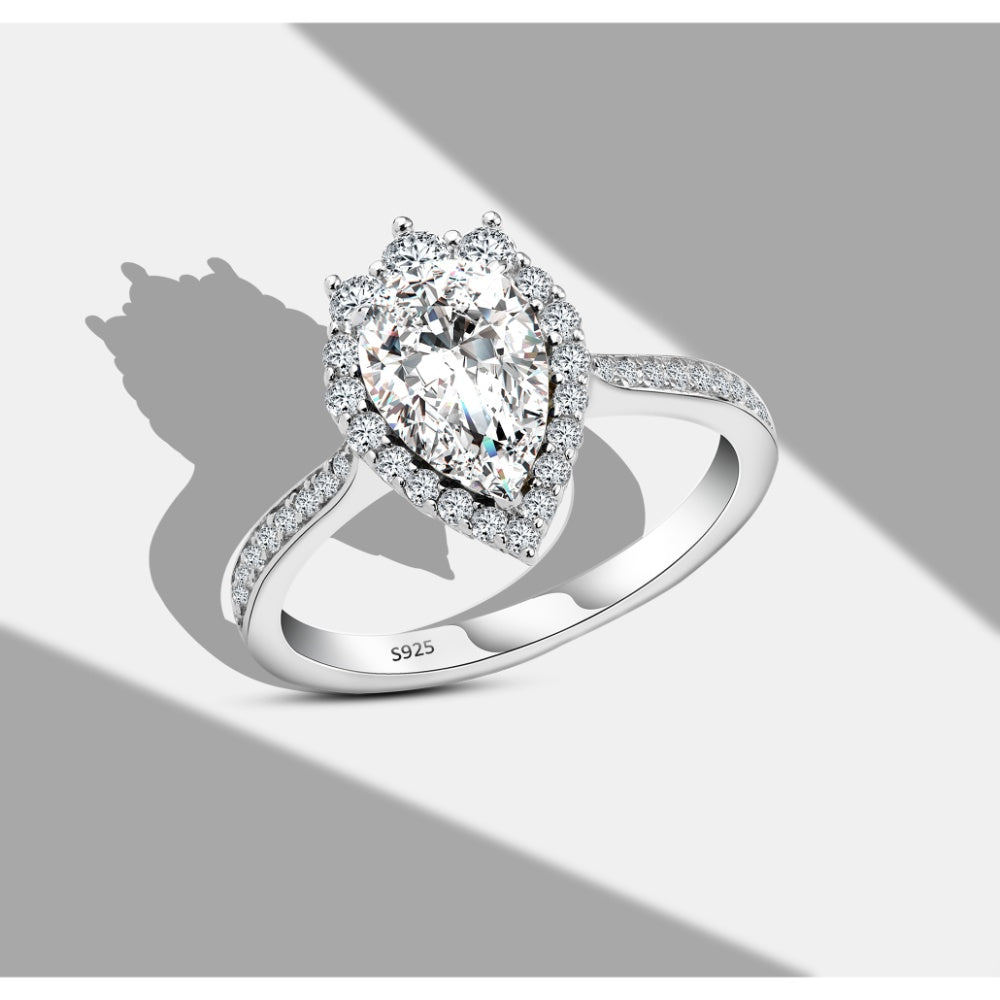 خاتم دمعة الموزنايت – فضة 925 بفص كمثري وتأطير مرصّع