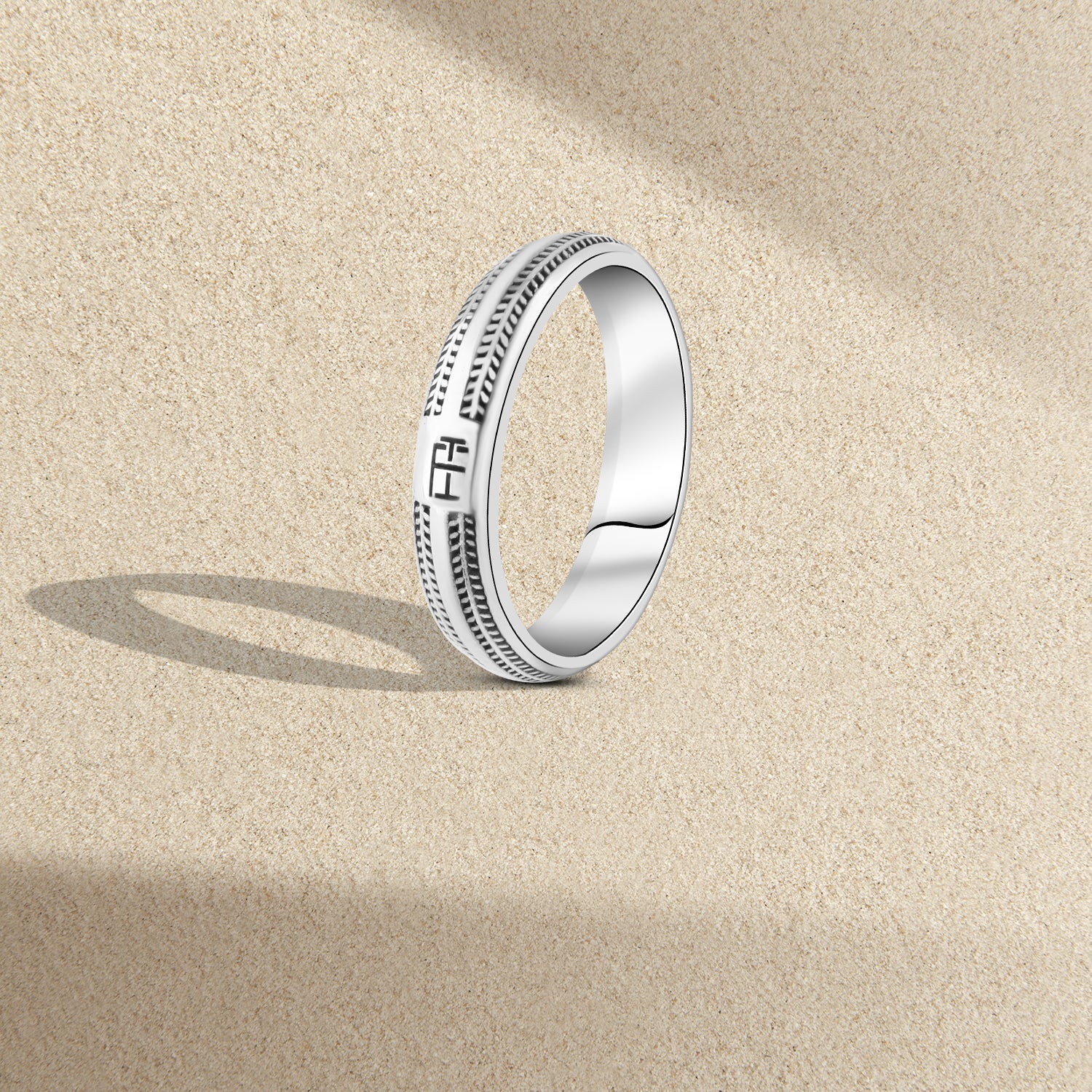 Engagement Ring For Men With a Handcrafted Design Resembling Intertwined Ropes