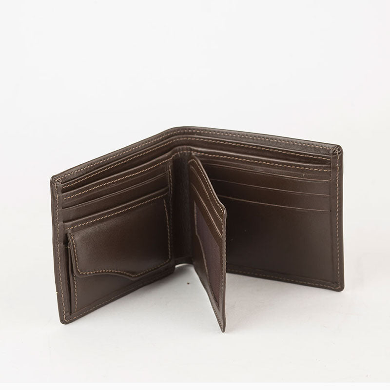 محفظة جلد طبيعي بجيب للعملات من سيفن كيه – تصميم عملي بلون بني أنيق