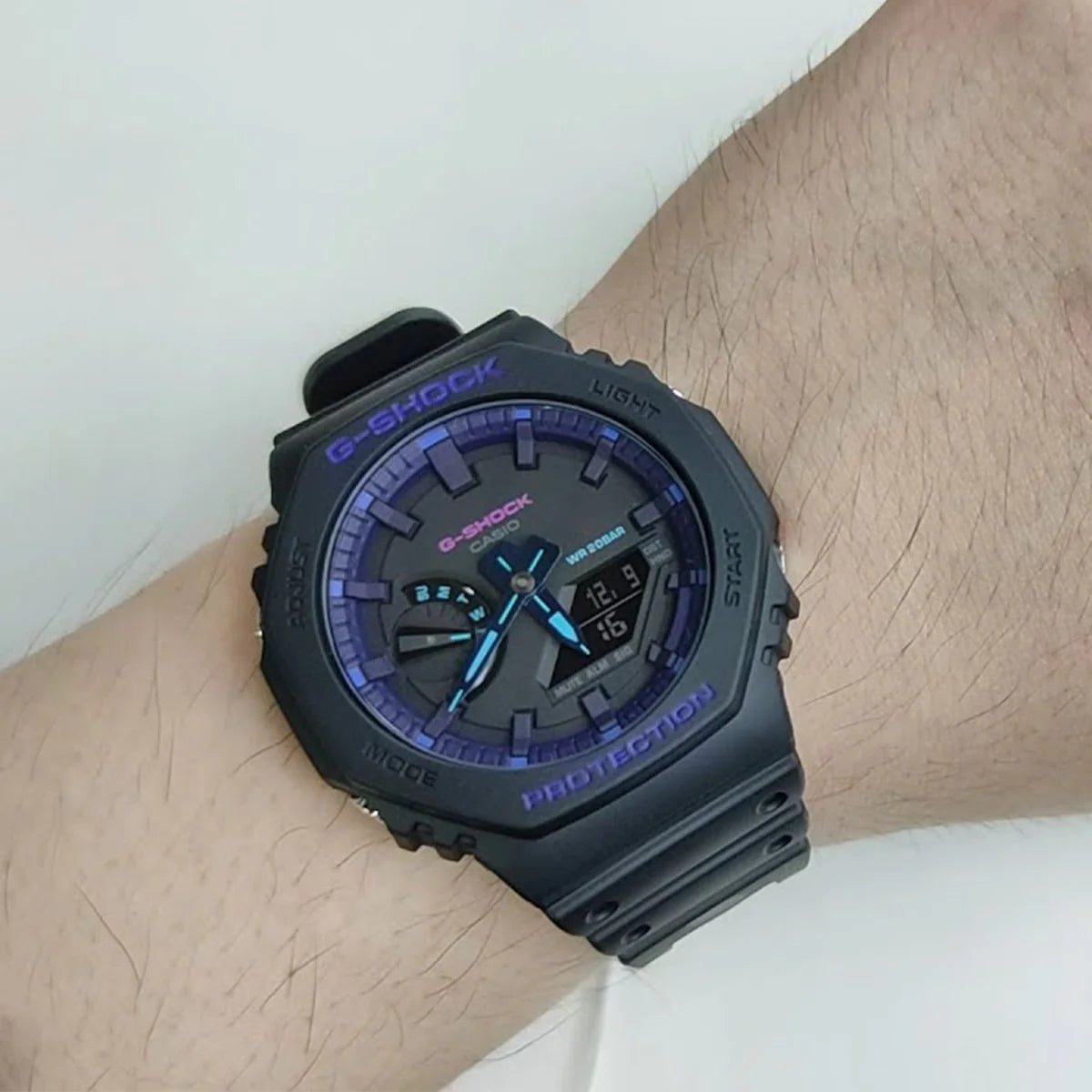 GA-2100VB-1ADR – ساعة يد كاسيو جي شوك ديجيتال أنالوج مقاومة للصدمات بسوار رزين وتصميم بنفسجي مميز للرجال