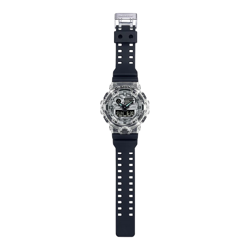 GA-700SKC-1ADR - ساعة يد كاسيو جي شوك ديجيتال رياضية كاجوال بسوار رزين للرجال