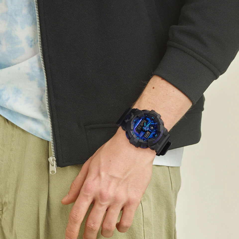 GA-700VB-1ADR - ساعة يد كاسيو جي شوك ديجيتال رياضية كاجوال بسوار رزين للرجال