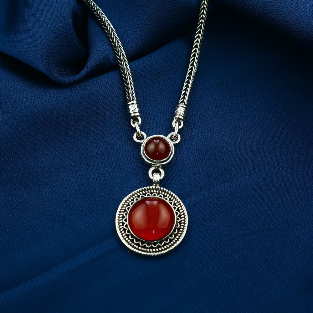 عقد فضة مصري حريمي عيار 925 متوج بحجر عقيق علي شكل دائري
