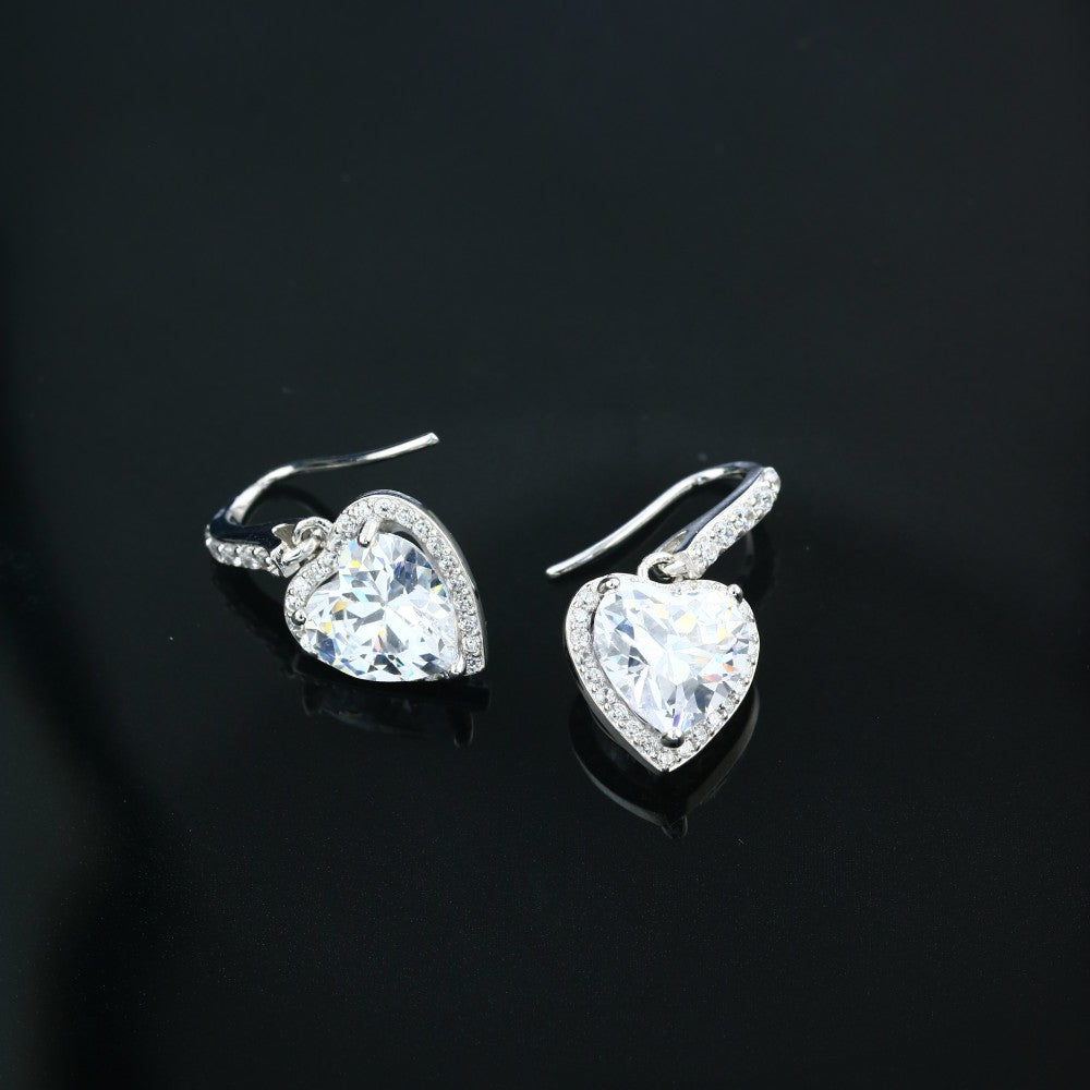 حلق فضة عيار 925 على شكل قلب مرصع بالزركون