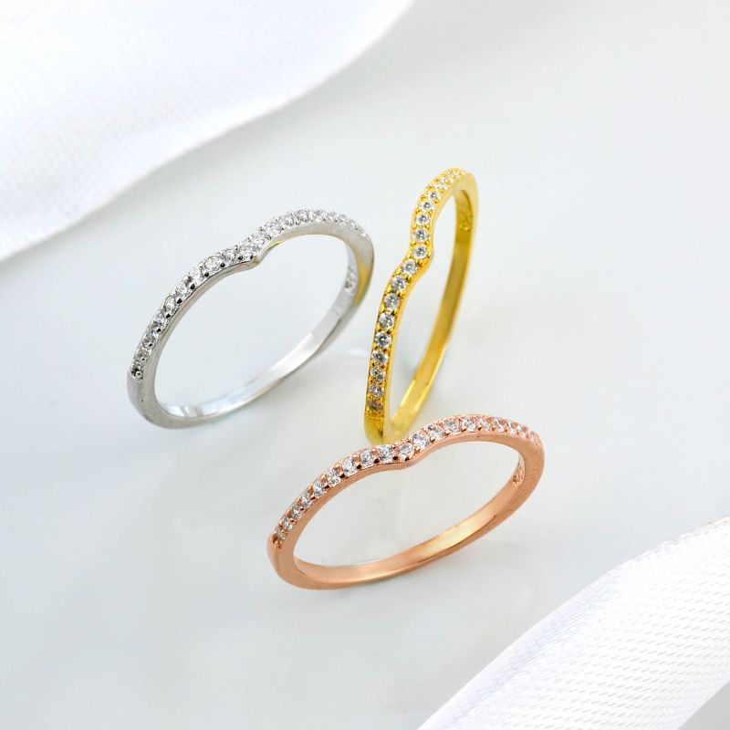 Triple Radiance Ring – A Blend of Gold, Rose, and Silver