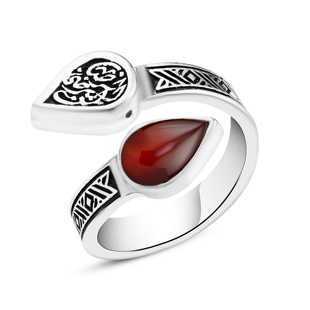 خاتم فضة حريمي عيار 925 مزين بحجر طبيعي ونقش "الرِضى لمن يرضى" – تصميم معنوي راقٍ