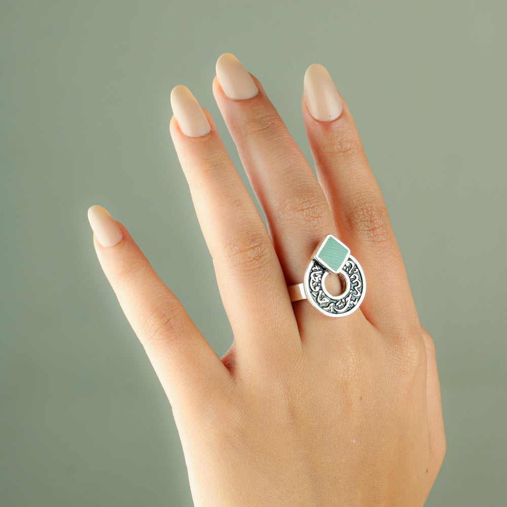 خاتم فضه بحجر ملكيت وعبارة "فالله خيرٌ حافظًا"