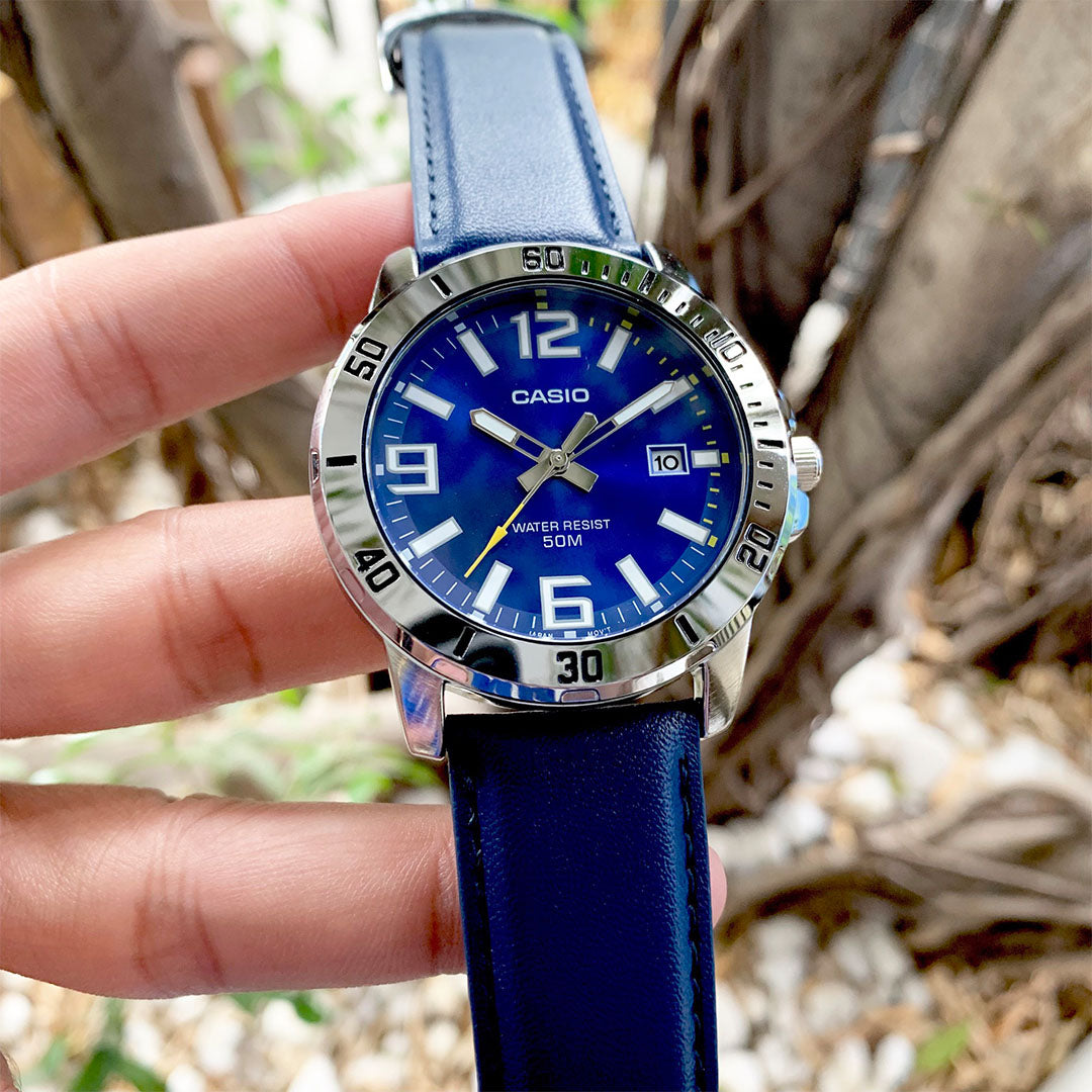 Casio Men's Analog Watch with Leather Strap