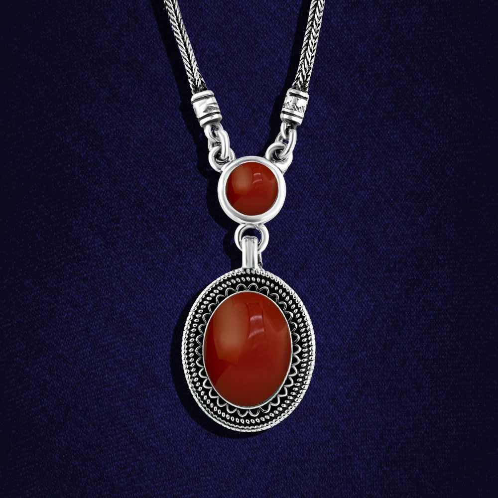 عقد فضة مصري حريمي عيار 925 متوج بحجر عقيق علي شكل بيضاوي