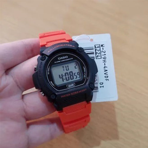 W-219H-4AVDF – ساعة كاسيو رقمية بسوار برتقالي مقاومة للماء