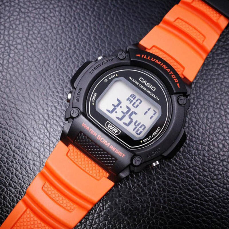W-219H-4AVDF – ساعة كاسيو رقمية بسوار برتقالي مقاومة للماء