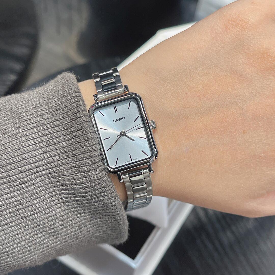 LTP-V009D-2EUDF – Women’s Casio Watch with Silver Rectangular Dial and Metal Bracelet