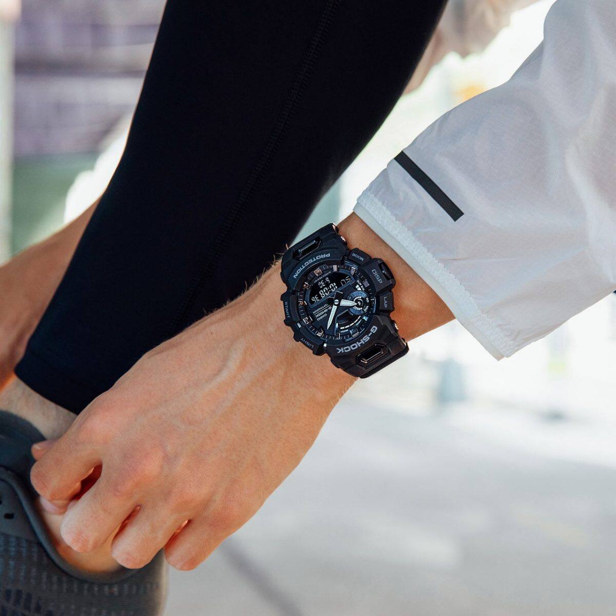 GBA-900-1ADR - ساعة يد كاسيو جي شوك ديجيتال رياضية كاجوال بسوار رزين للرجال