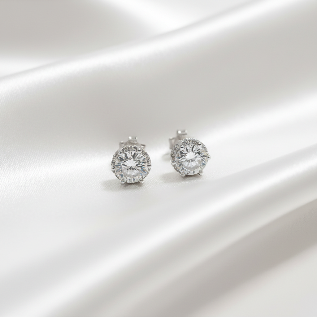 Luxury Stud Earrings with Royal Details – 925  Silver