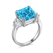 Ice Grandeur Ring – 925 Sterling Silver with Natural Crushed Ice Stone and Clear Side Accents
