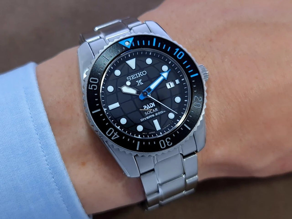 Seiko Prospex PADI Black Dial Silver Stainless Steel Bracelet Men's Watch