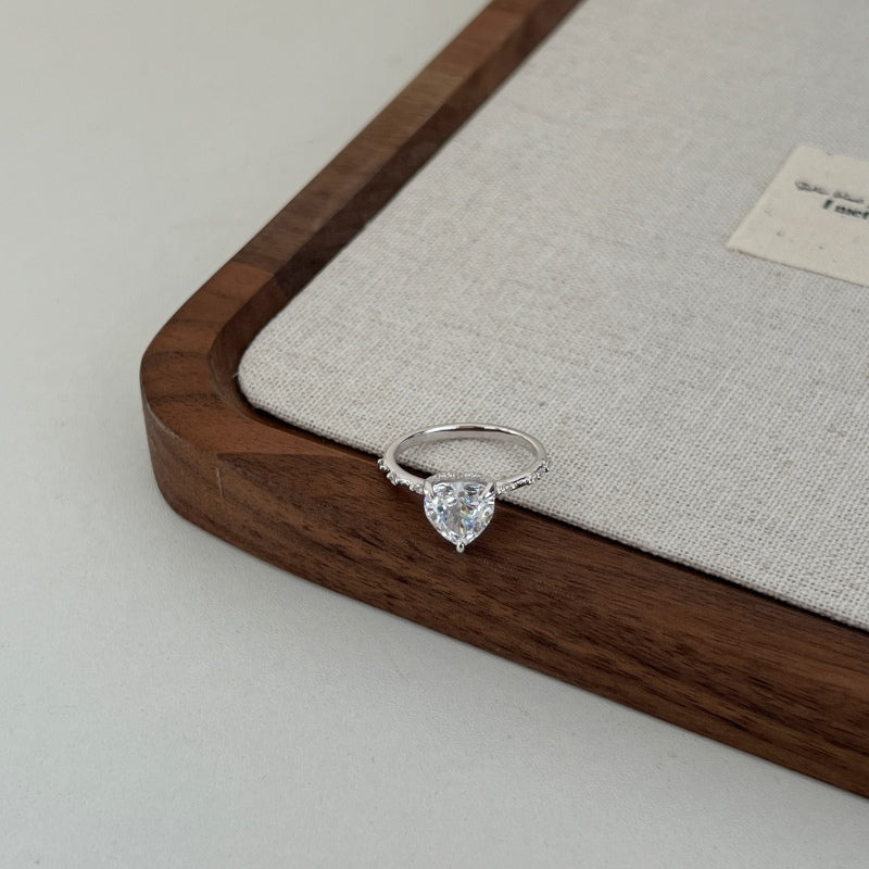 Radiant Heart Ice Crushed zirconia 925 Silver Ring
