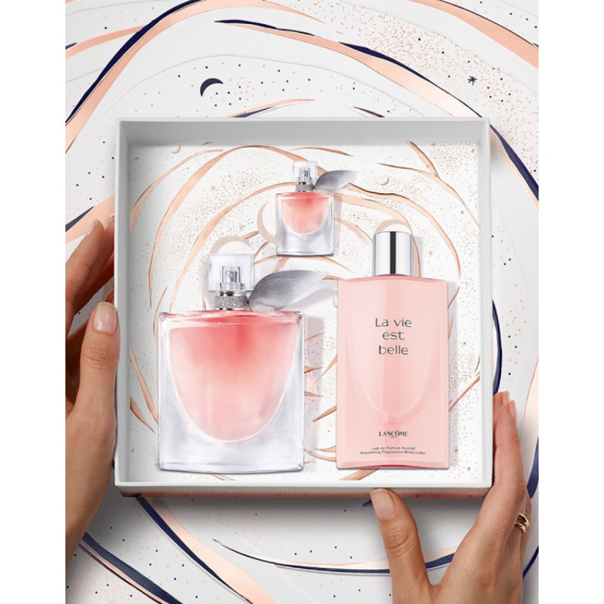 طقم لانكوم لا في اي بيل للنساء – عطر 100مل + عطر 4مل + لوشن جسم 200مل