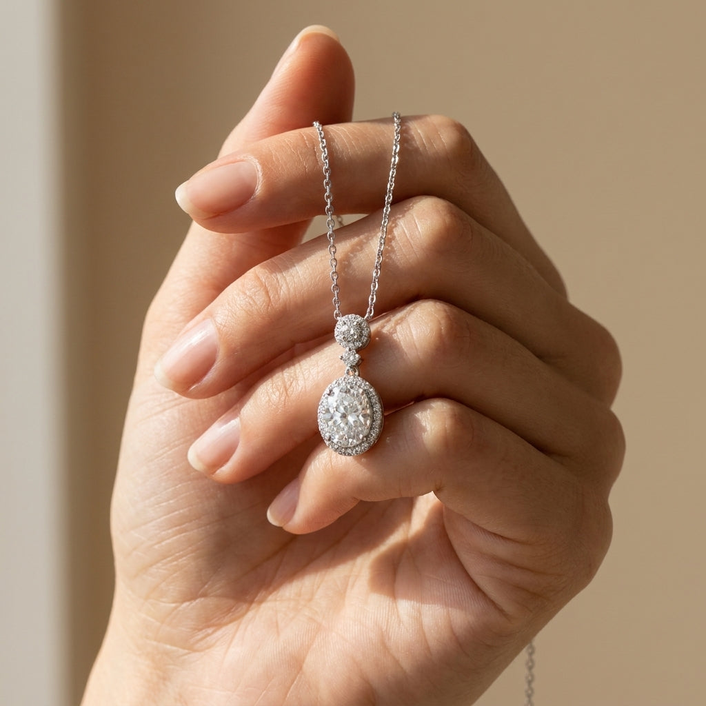 Elegant 925 Silver Necklace with a Sparkling Oval Stone and Halo Setting
