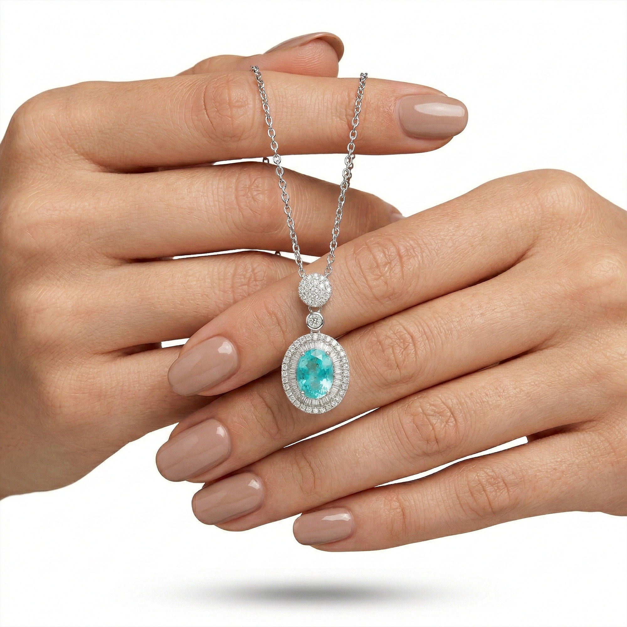 925 Silver Necklace with an Oval Stone Surrounded by a Halo of Sparkling Stones