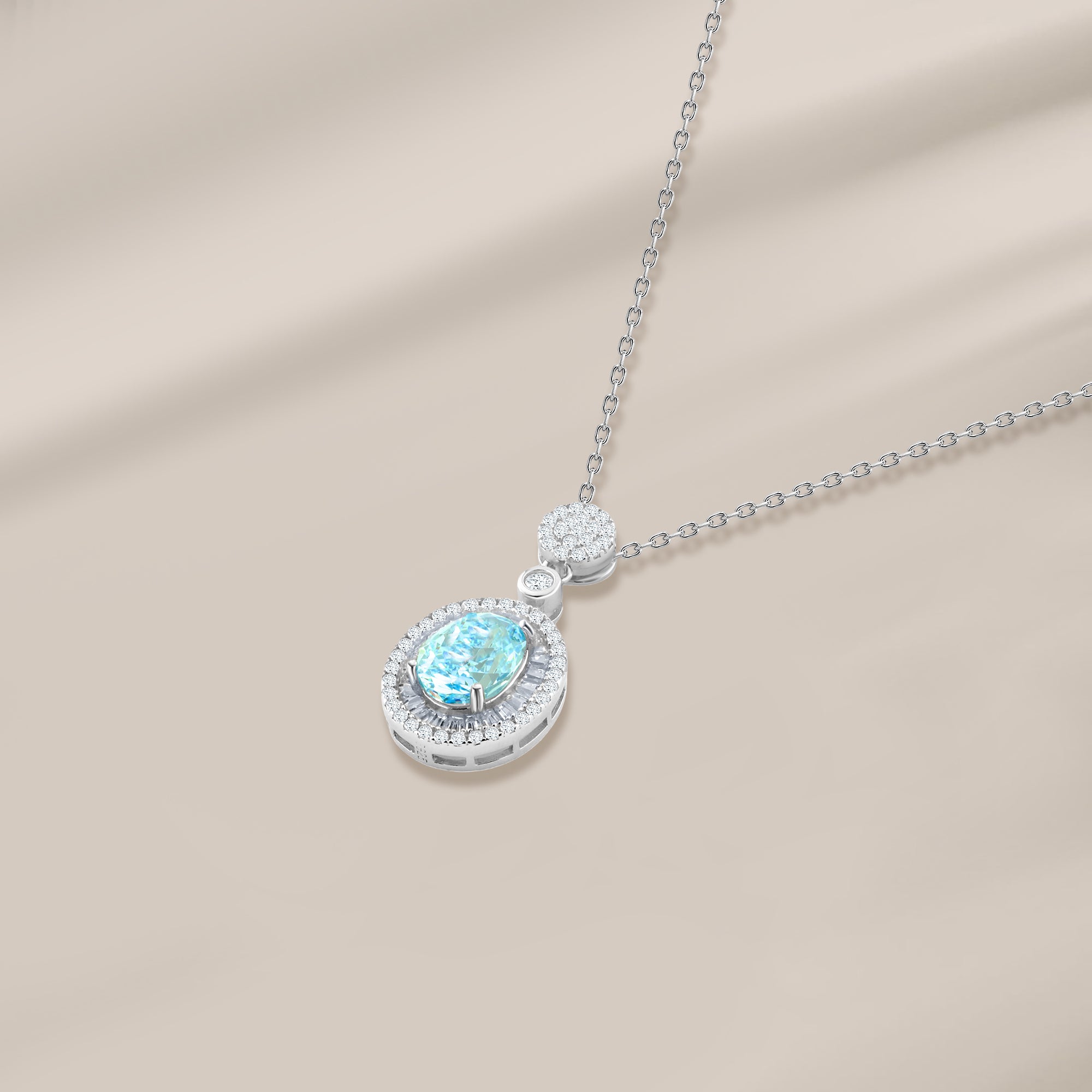 925 Silver Necklace with an Oval Stone Surrounded by a Halo of Sparkling Stones