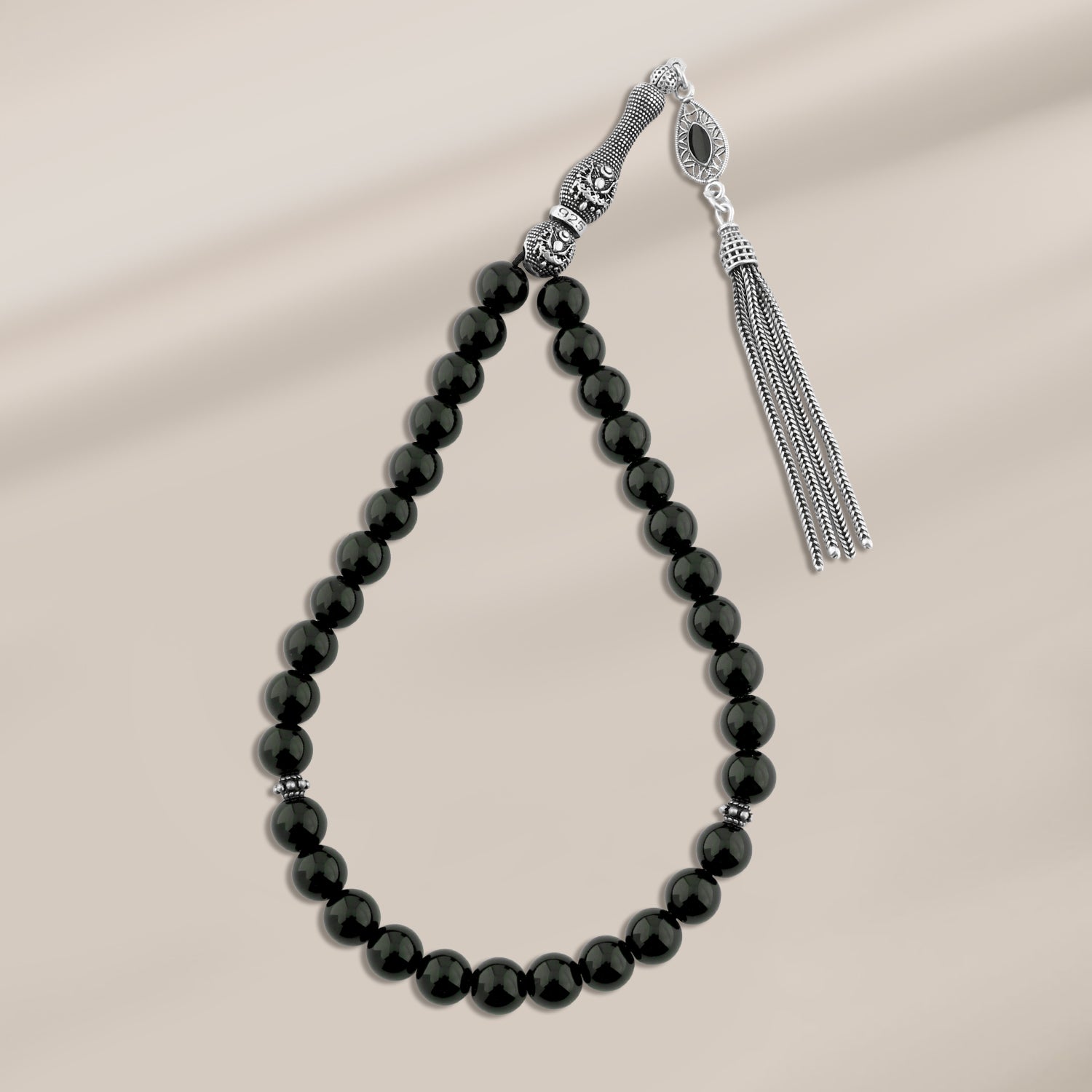 سبحة أونكس طبيعي مطعّم بطقم فضة تركي لوكس عيار 925 – 33 حبة – 8 ملم – AROS043