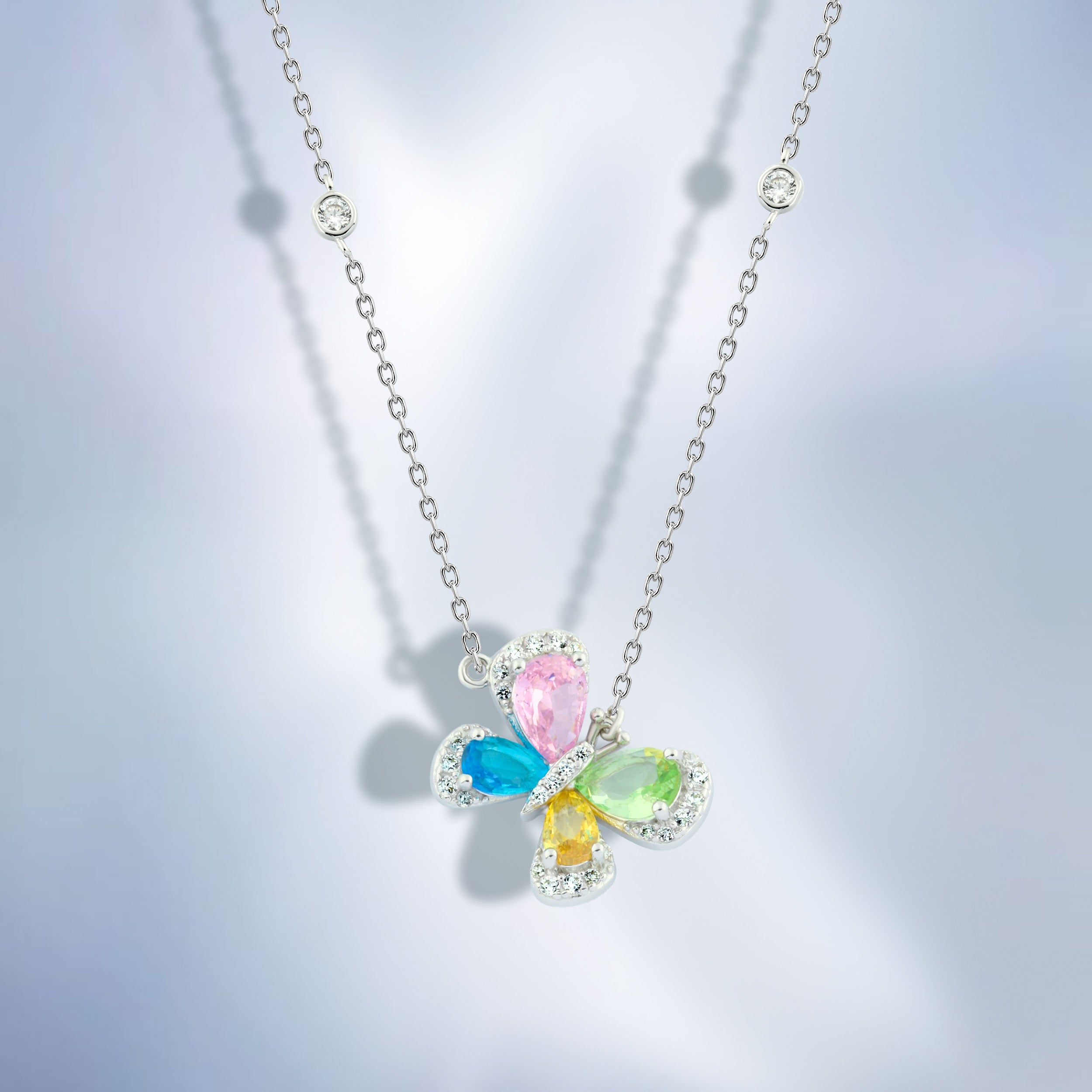 عقد فراشة بأحجار متعددة الألوان فضة 925