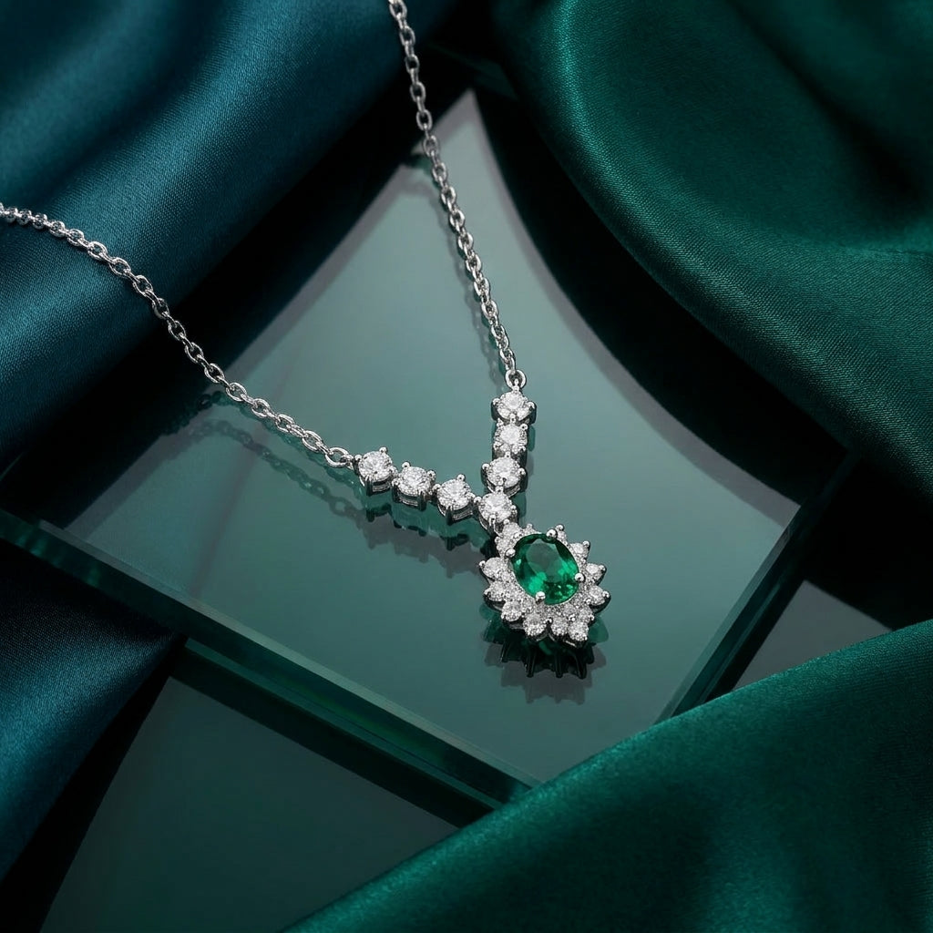 925 Silver Necklace with Green Emerald Stone and Sparkling Details