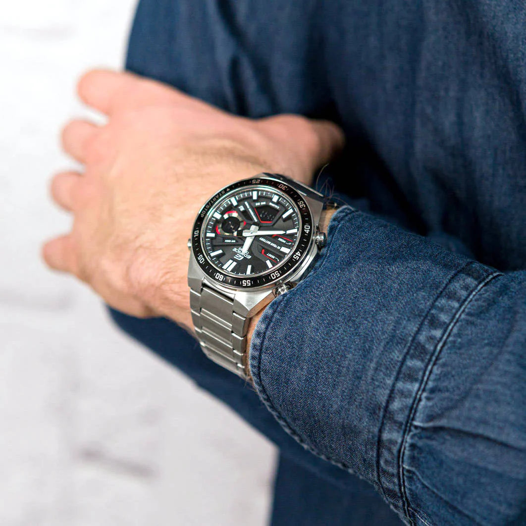 ساعة كاسيو إيديفيس للرجال تناظرية رقمية بمينا أسود وسوار ستانلس ستيل – EFV-C110D-1A4VDF