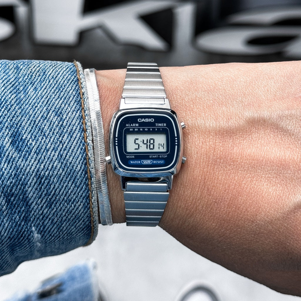 Casio Unisex Digital Watch – Silver Case & Stainless Steel Band