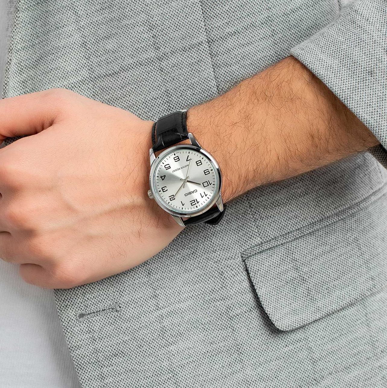 ساعة كاسيو رجالية مينا أبيض بسوار جلد أسود – MTP-V001L-7BUDF