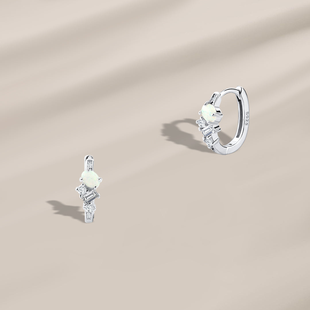 حلق فضة عيار 925 بحجر أوبال وفصوص زركون لامعة