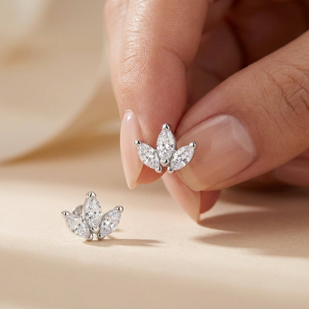 925 Silver Flower-Shaped Sparkling Stud Earrings