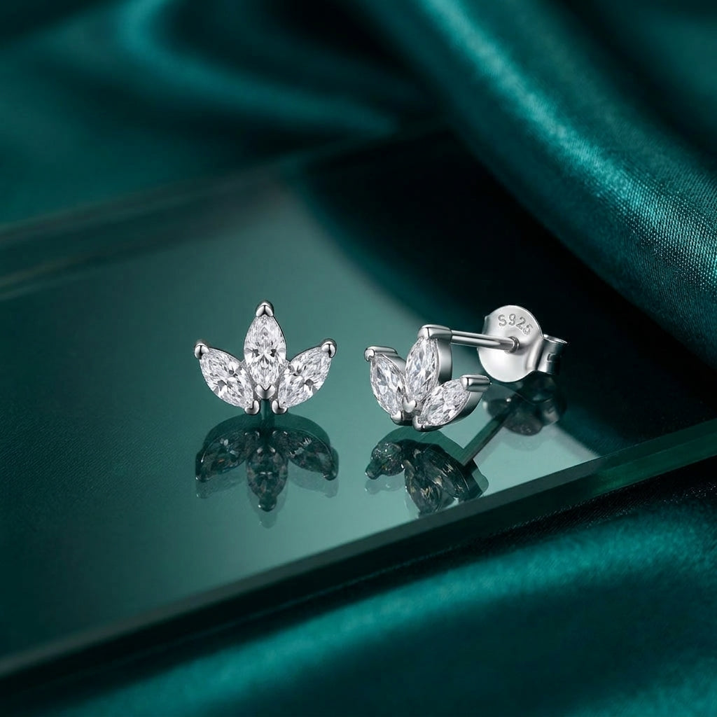 925 Silver Flower-Shaped Sparkling Stud Earrings