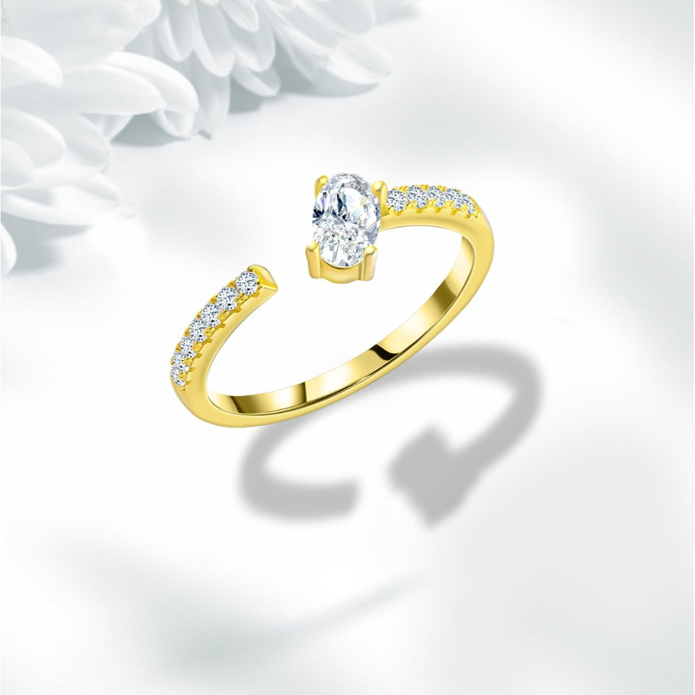 Elegance Charm Ring – 925 Sterling Silver with Shiny Zircon Stone and Side Accents