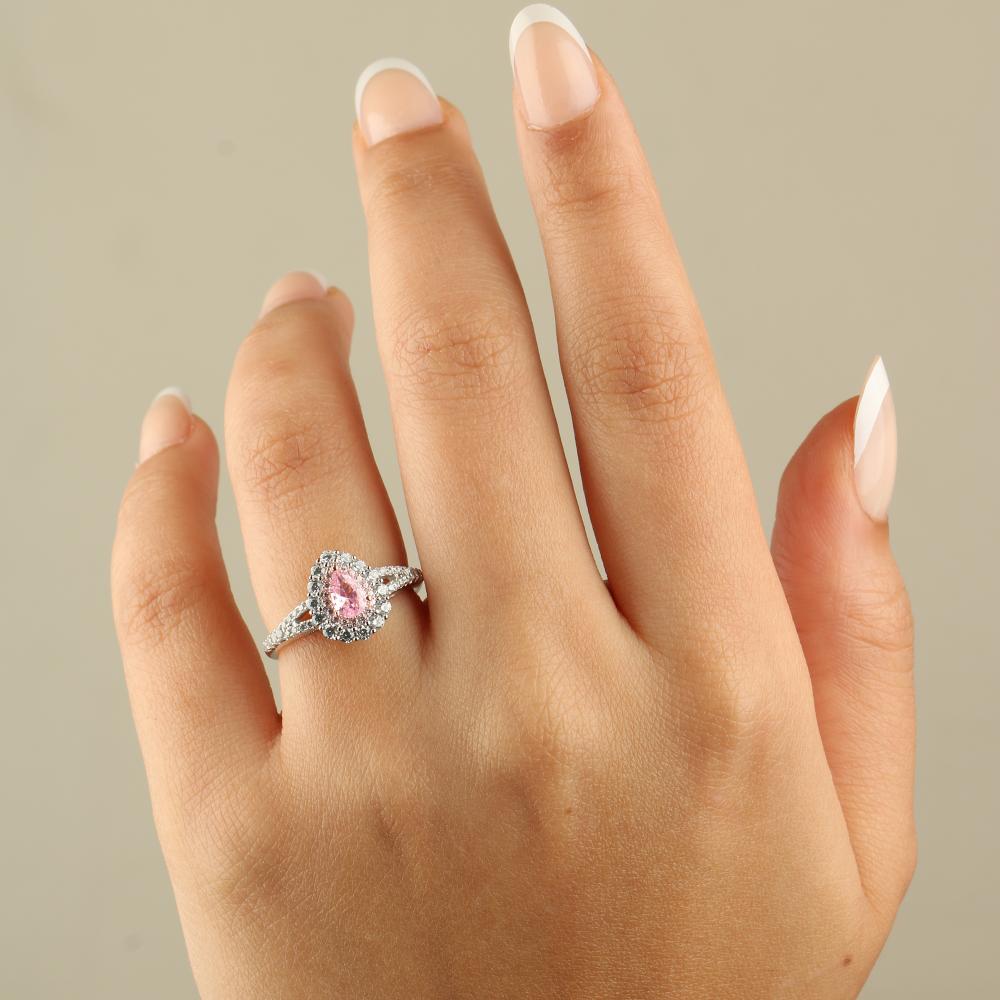 خاتم دمعة الورد – فضة عيار 925 بتصميم ملكي وفص زركون وردي