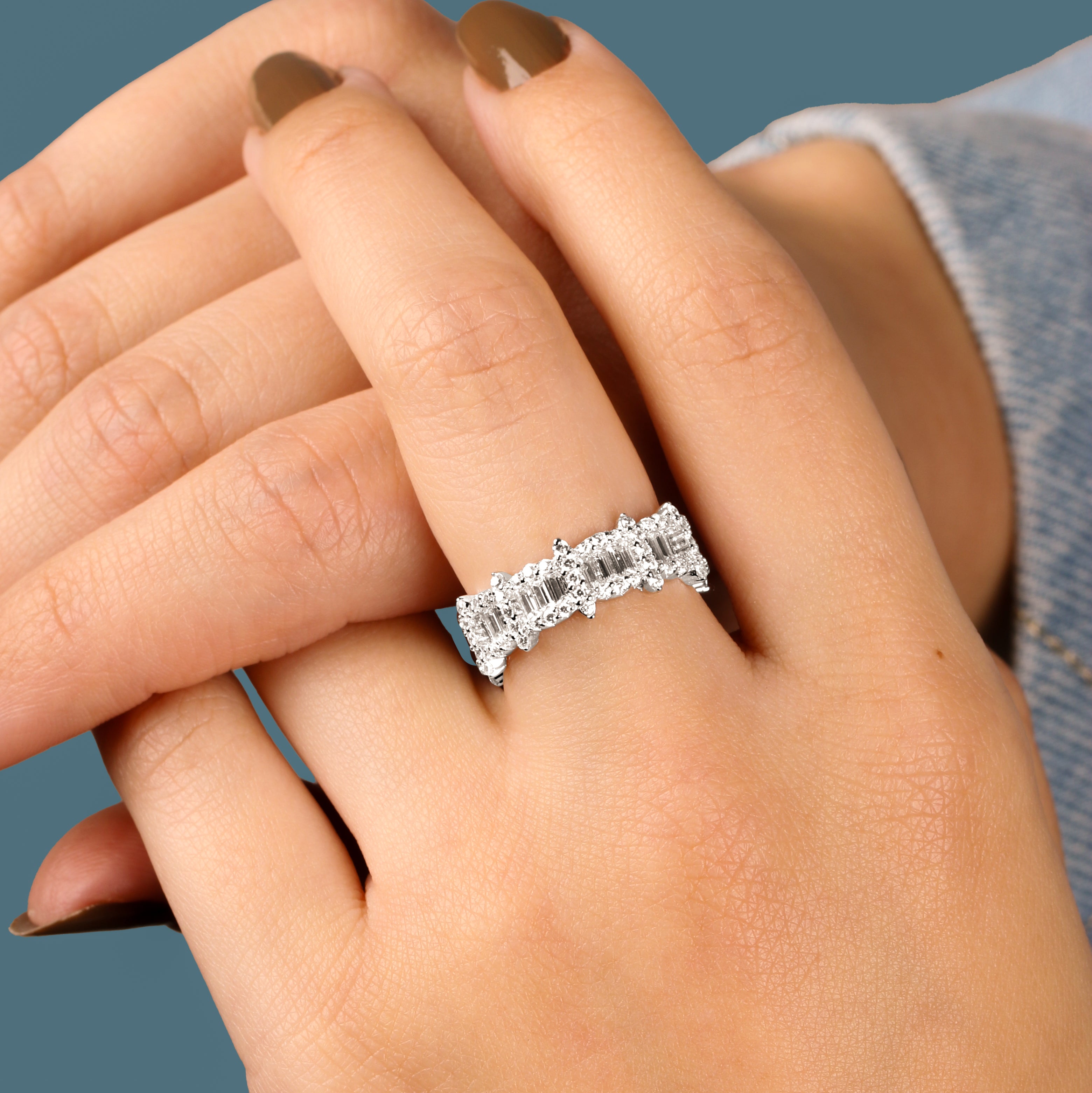 خاتم فضة نسائي 925 بأحجار زركون كبيرة