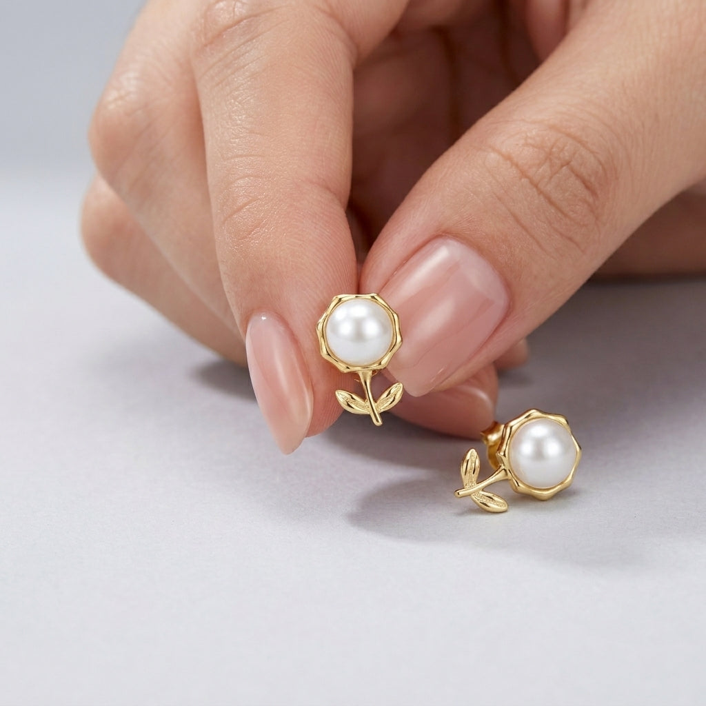 925 Silver Flower And Pearl Earrings - Gold Plated