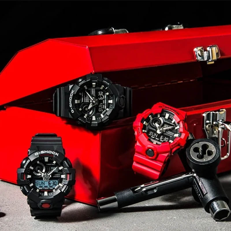 GA-700-1B - ساعة يد كاسيو جي شوك (ديجيتال + أنالوج) رياضية كاجوال بسوار مطاط للرجال
