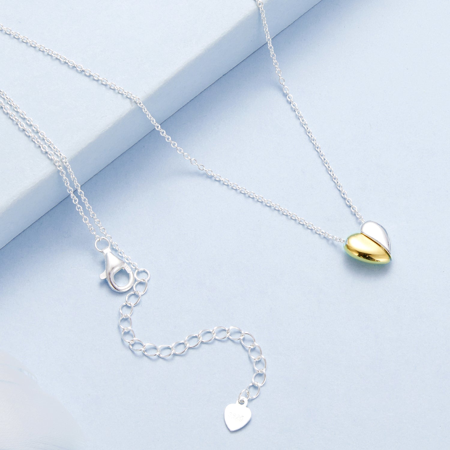 عقد قلب نصف فضي ونصف مطلي ذهب فضة عيار 925