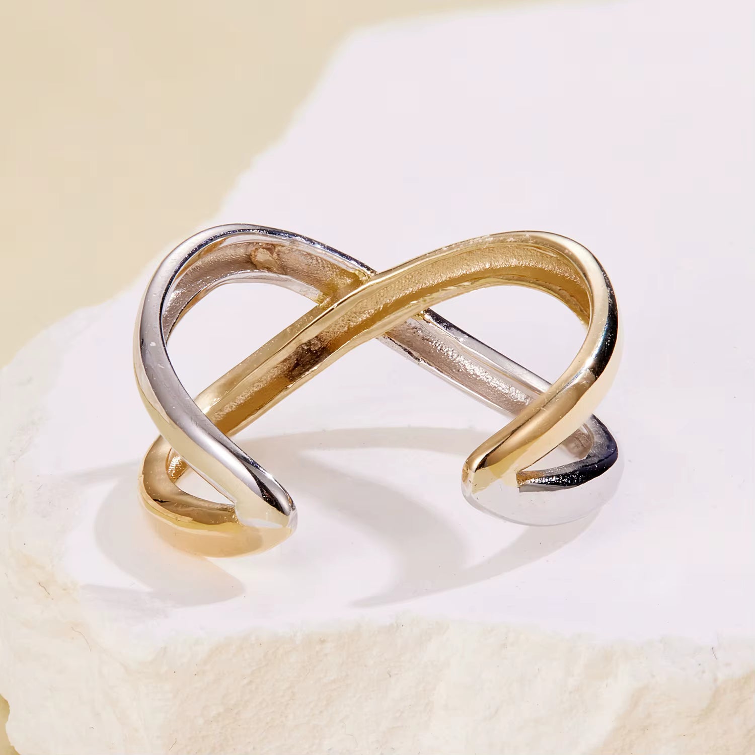 Elegant two-tone infinity ring, 925 silver