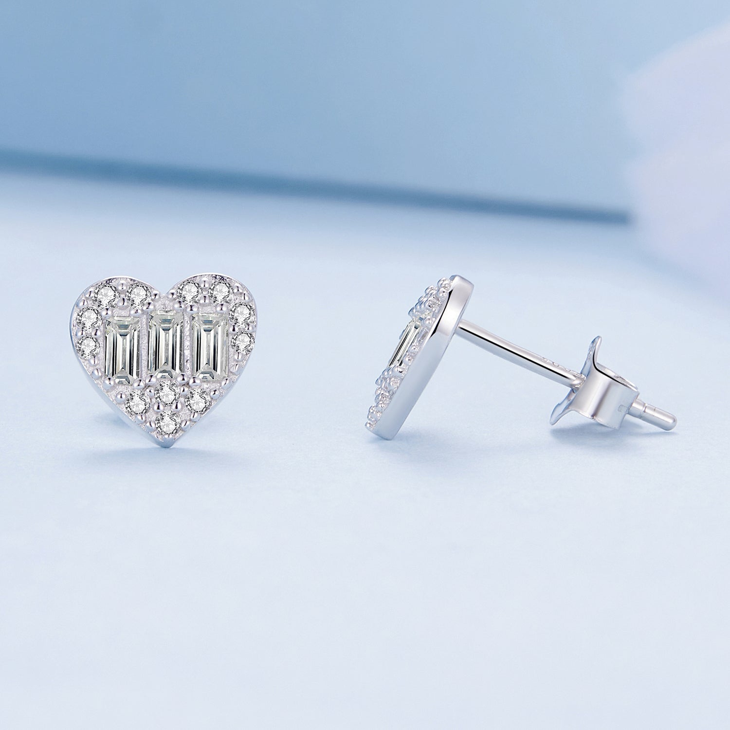 925 silver heart earrings with sparkling stones