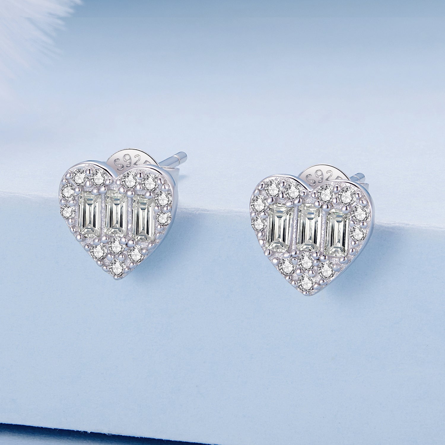 925 silver heart earrings with sparkling stones