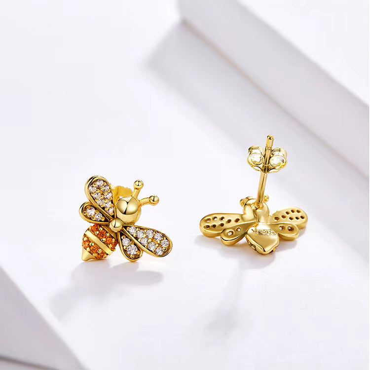 حلق "نحلة ذهبية مرصعة" فضة عيار 925