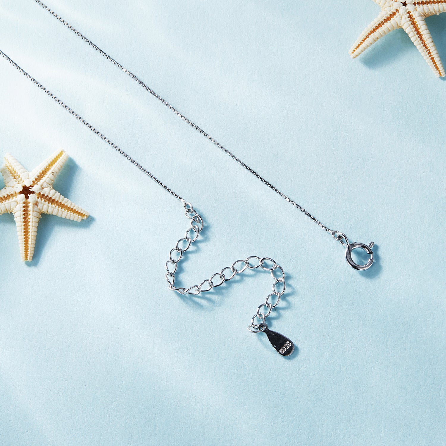 عقد سلحفاة بحرية بحجر أزرق فضة عيار 925