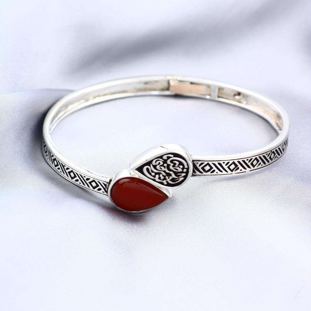 925 Egyptian Sterling Silver Bangle – Almond-Shaped Agate Stone with “Contentment Is for the Content” Engraving