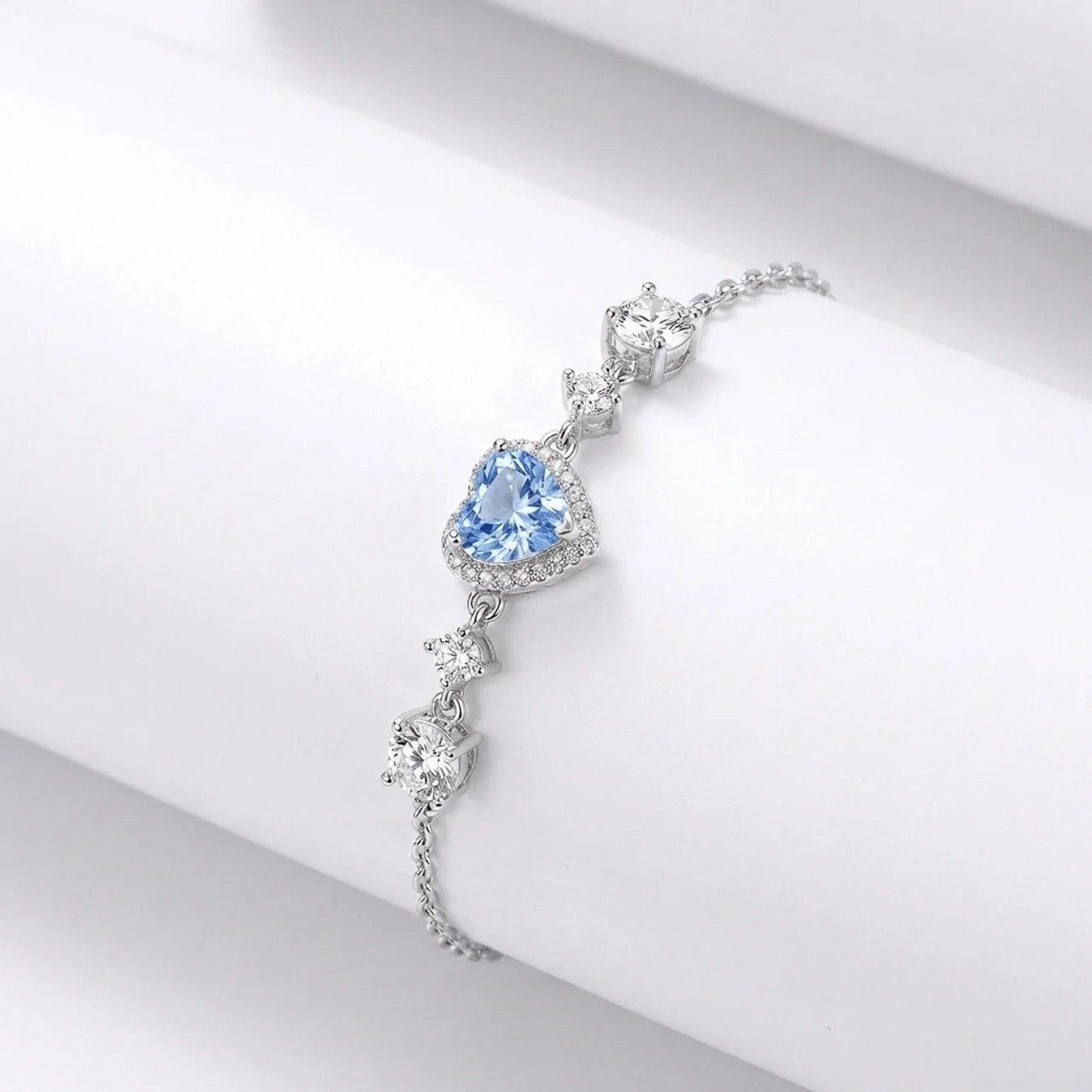 Delicate 925 Silver Bracelet with Blue Heart Stone