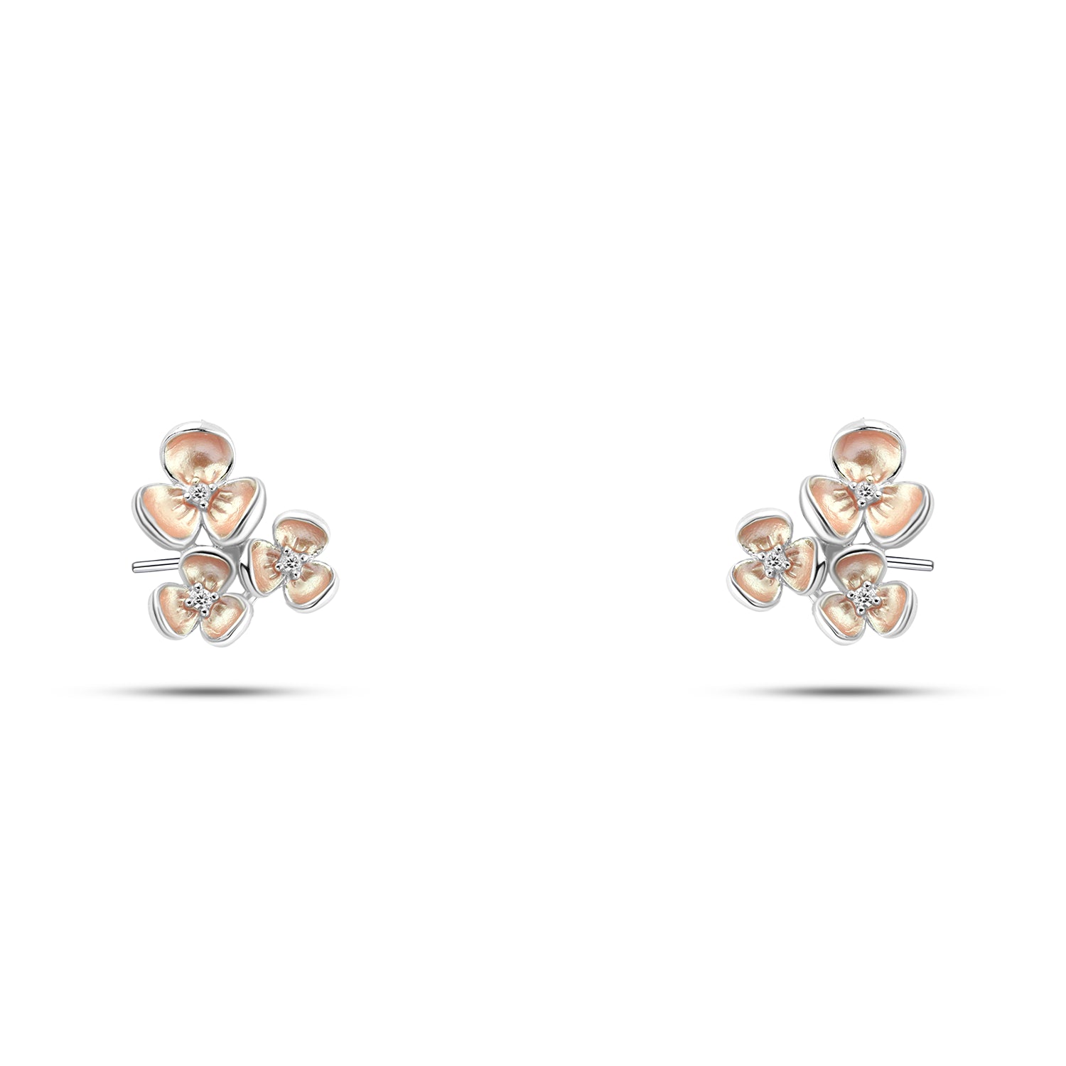 حلق فضة بثلاث زهور وردية ناعمة – عيار 925