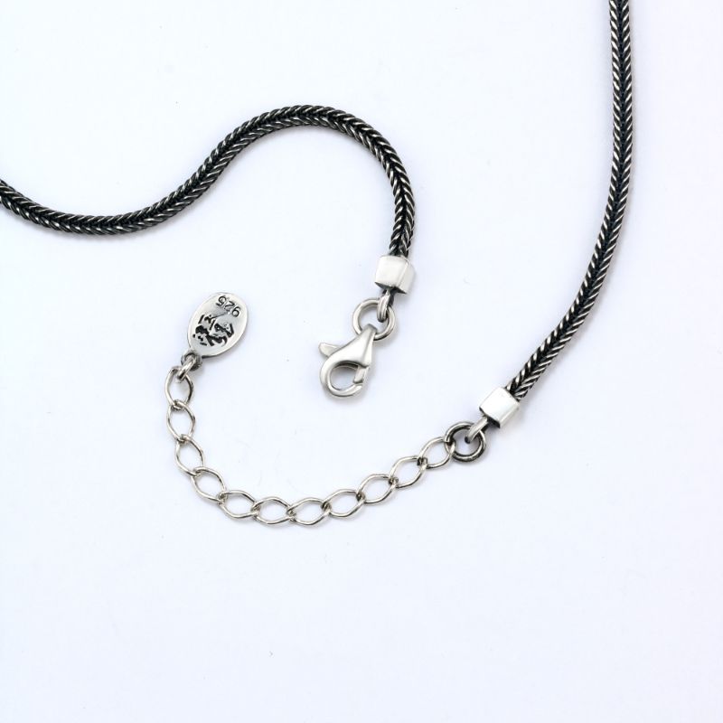 MNA002-2 - عقد فضة مصري حريمي عيار 925 متوج بأحجار عقيق (وجودك جنة الدنيا)(سعادة)