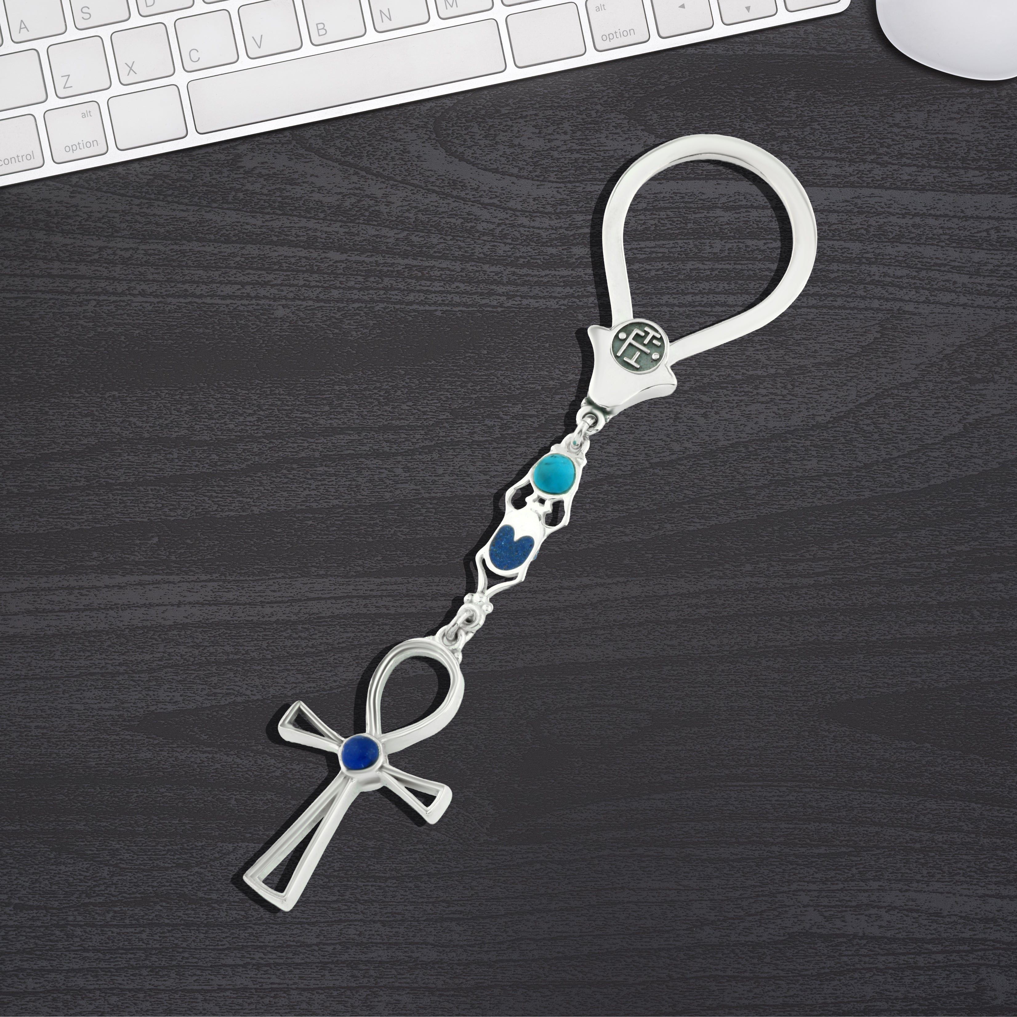 ميدالية فضة عيار 800 مفتاح الحياة (عنخ) مطعّمة أحجار زرقاء